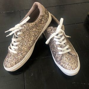 Sz 6 old navy gold glitter sneakers
